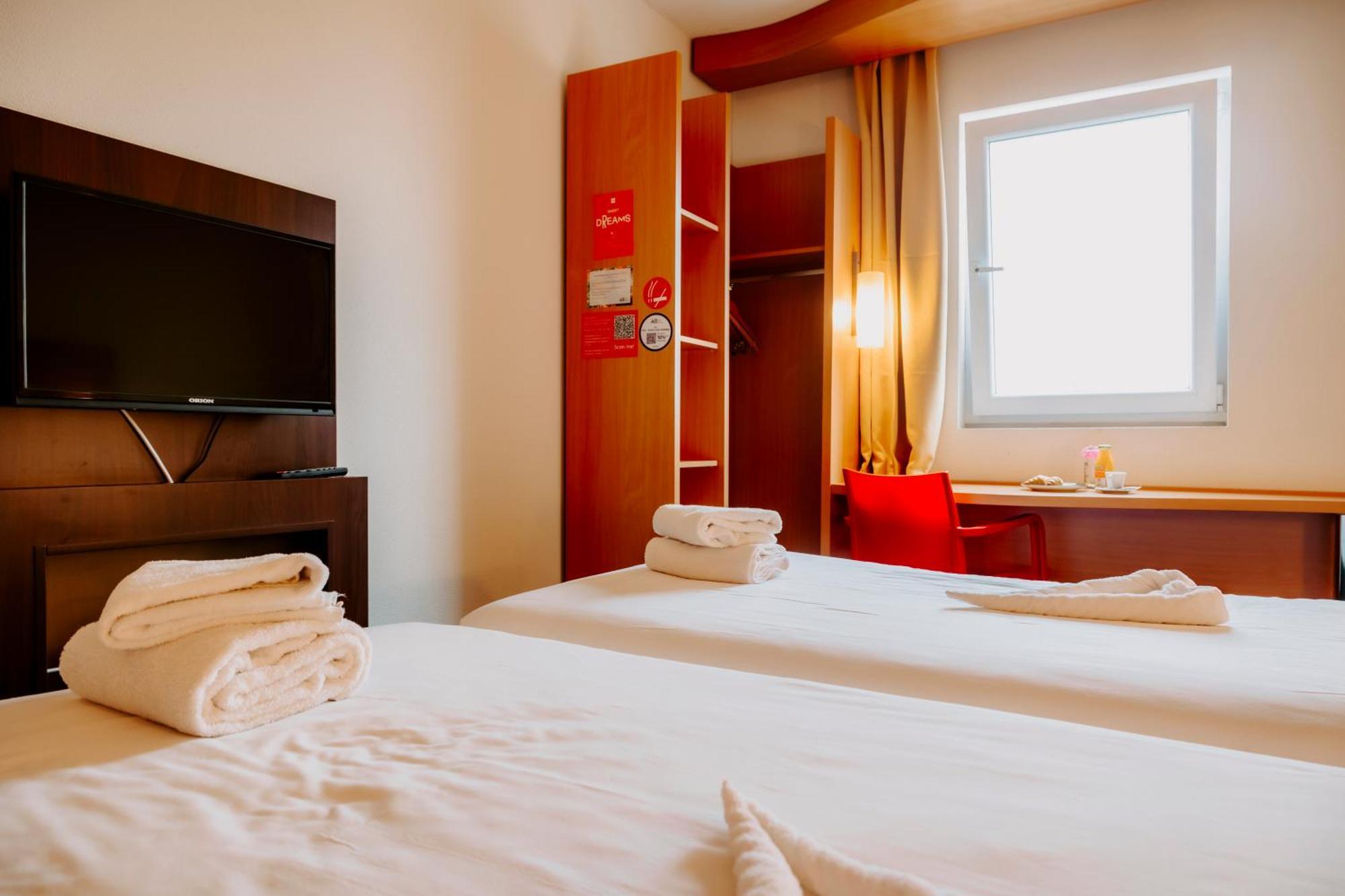 Ibis Sofia Airport Hotel Eksteriør billede